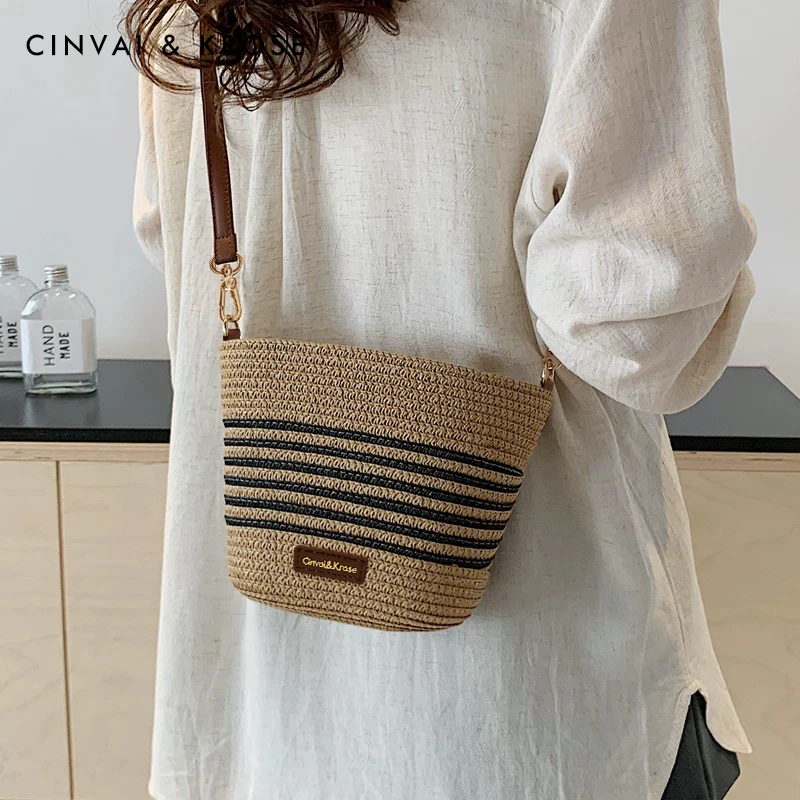 【CinvaiKrose官方正品】草编包包女2025新款条纹水桶包单肩斜挎包