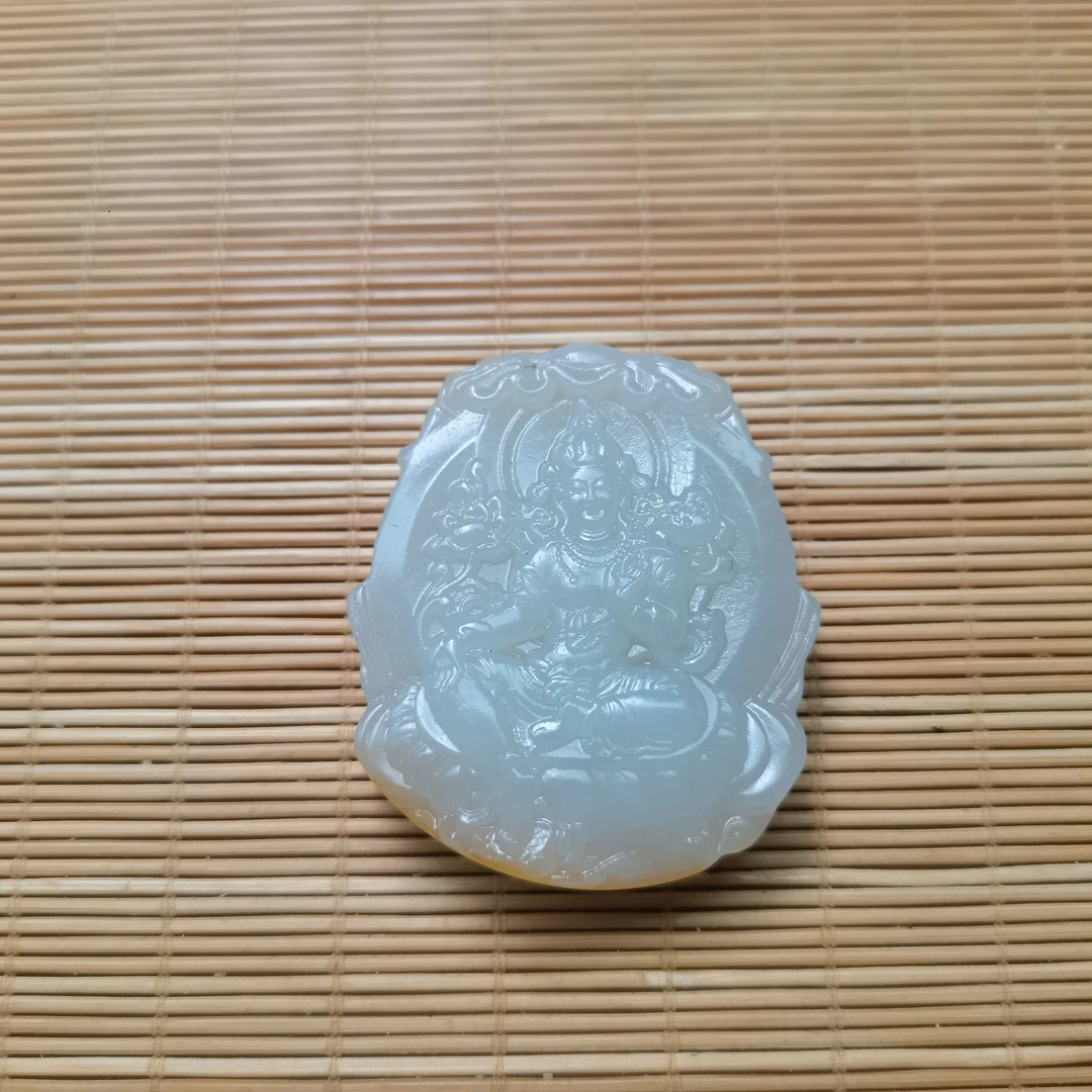 新疆和田玉莲花观音菩萨50克