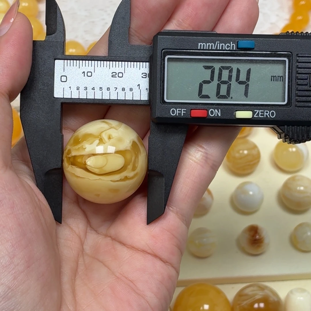 琥珀未镶嵌颈饰俄料浓蜡溶洞眼睛单珠28.5mm