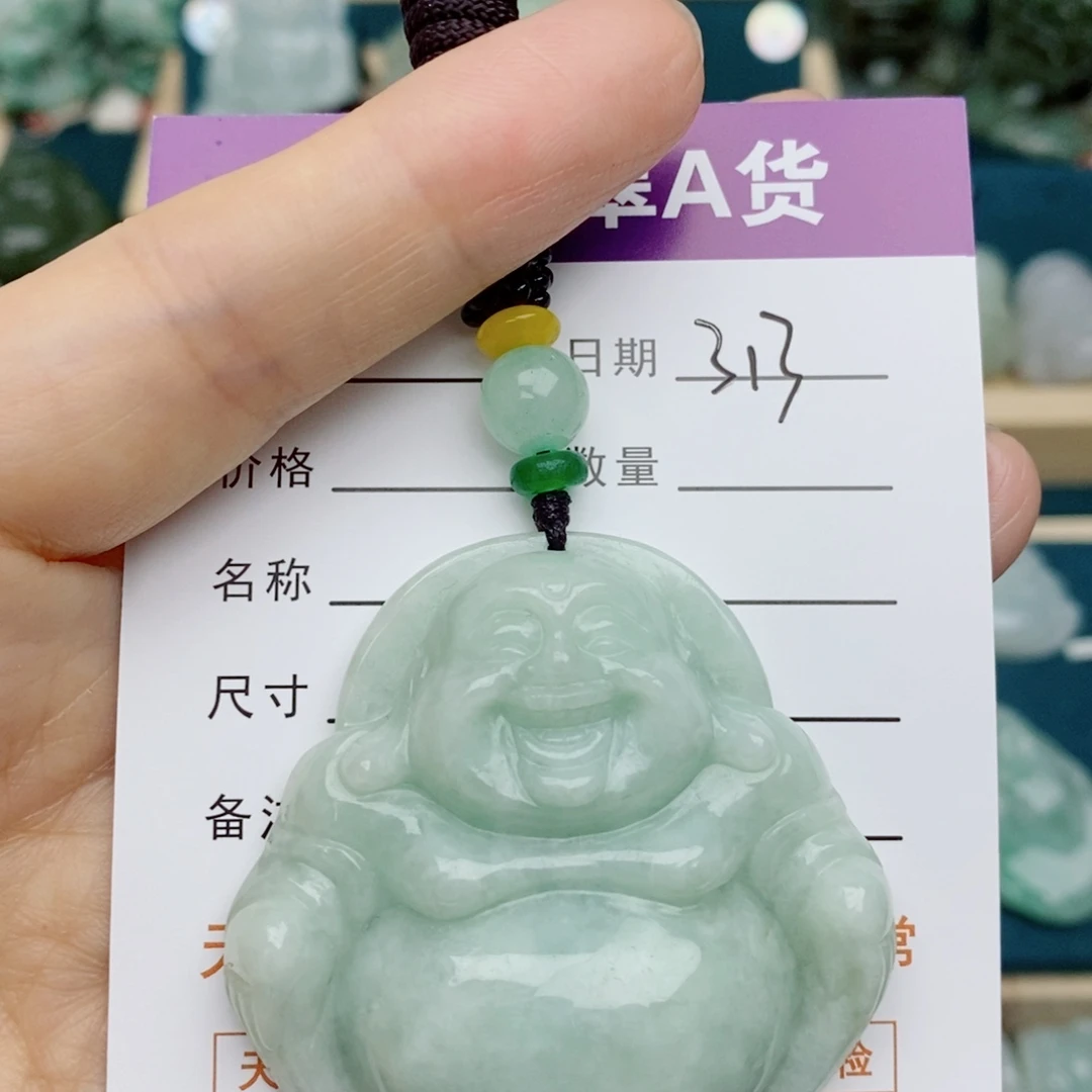 翡翠未镶嵌颈饰佛公