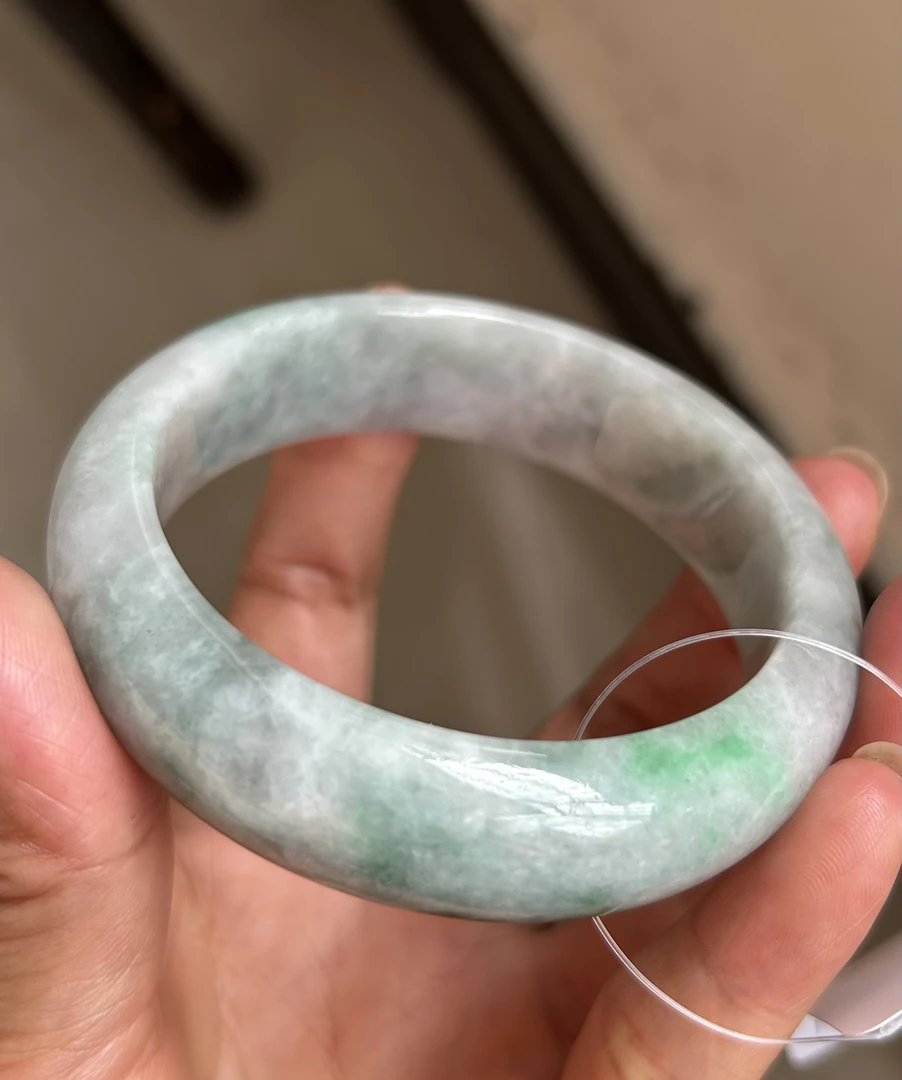 纯天然缅甸A货翡翠奶奶灰飘辣绿花轮胎美镯55.8