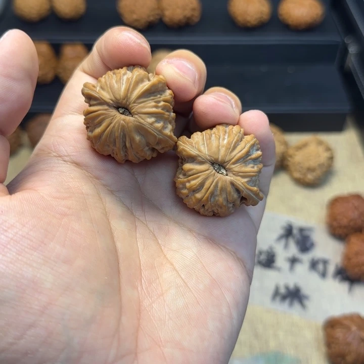 林***O文玩核桃把件磨盘