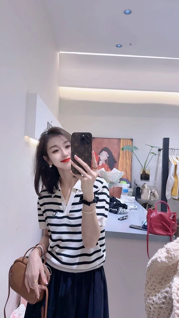 倩倩家条纹翻领上衣