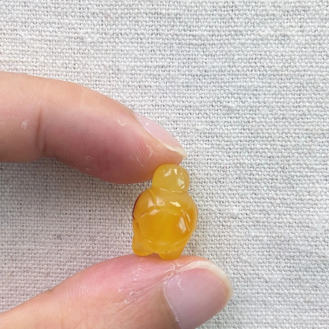 琥珀未镶嵌裸石乌龟（带粉