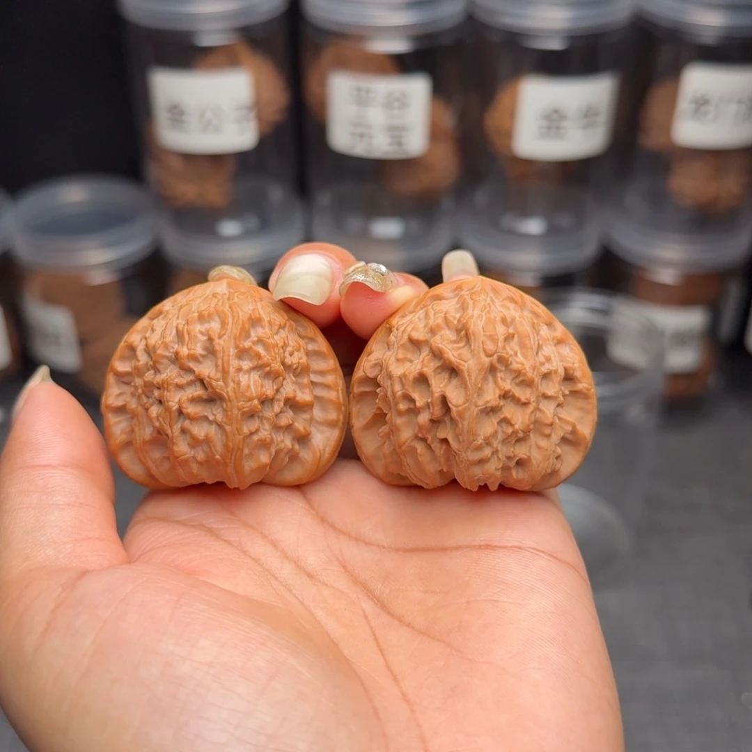 把件文玩核桃三角白