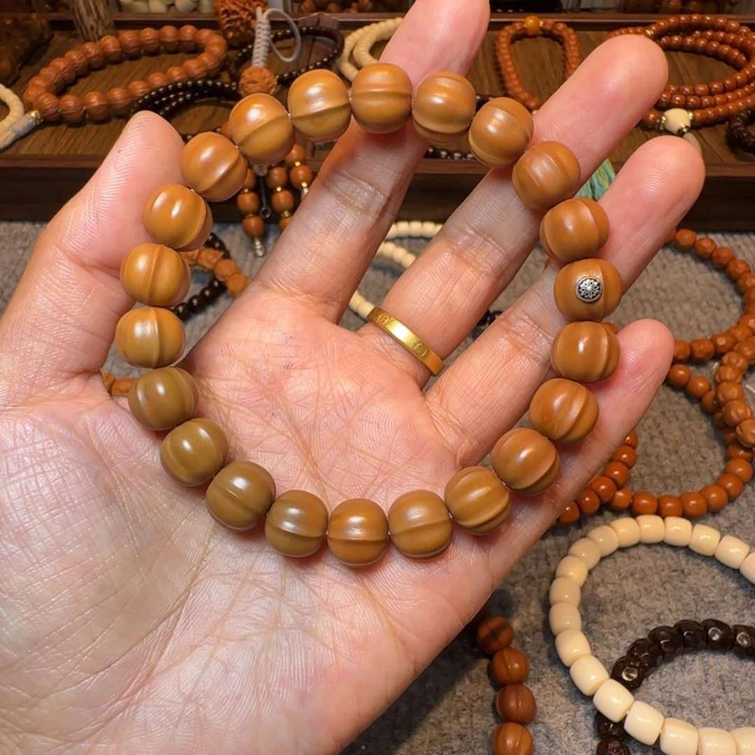 猴头核桃吊坠瑕疵款四花鲨鱼背 介意慎拍