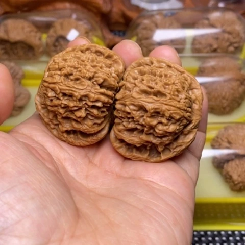 文玩核桃把件南疆石45