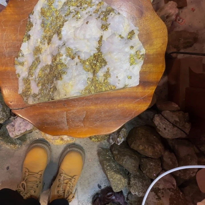 原***石金属来看看咯哦哦哦哦哦