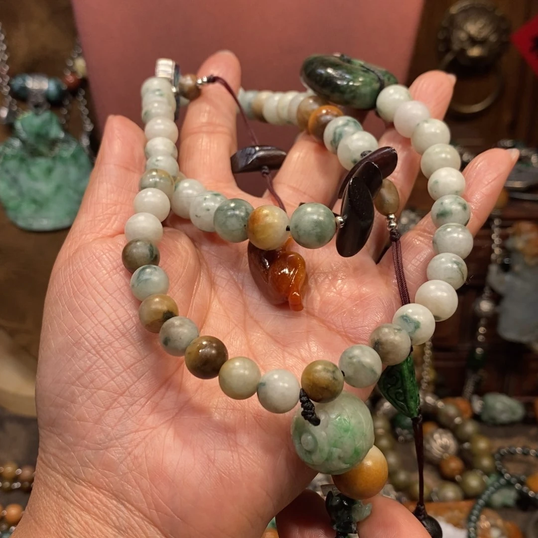 翡翠吊坠(赠链)未镶嵌