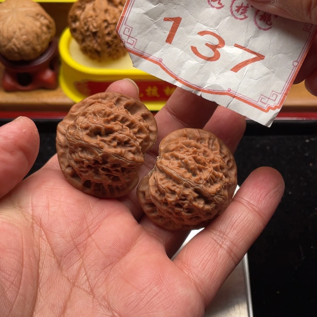 文玩核桃吊坠宫灯