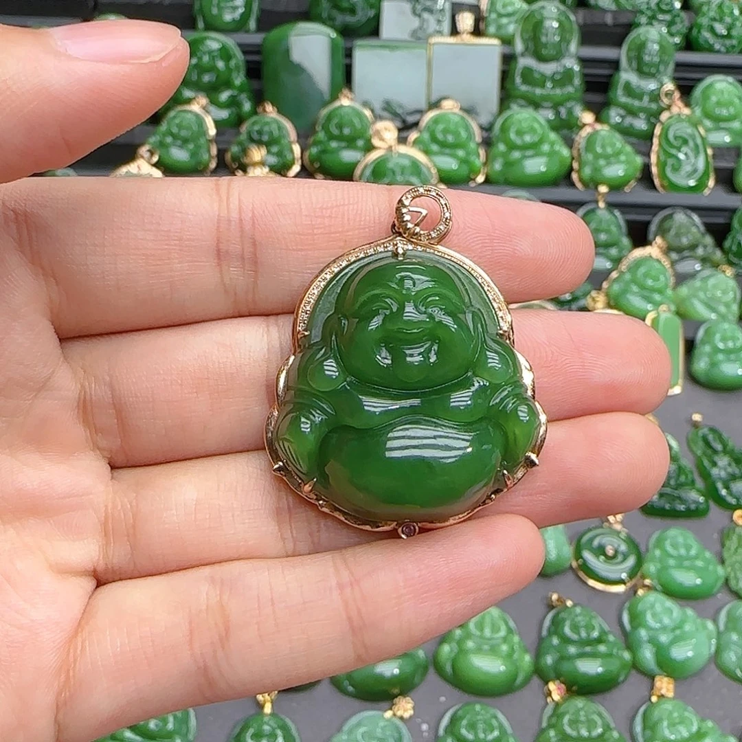 颈饰18K金镶嵌和田玉（碧玉）