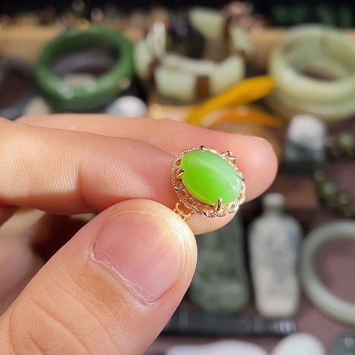 银S925镶嵌戒指和田玉（碧玉）苹果绿