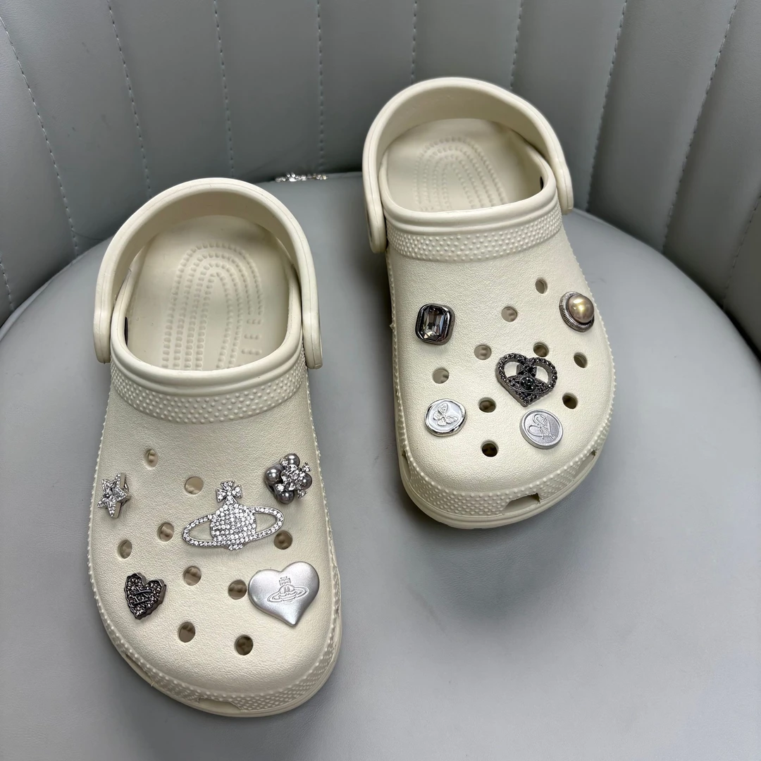 2025新款2cm平底洞洞鞋女款夏季外穿网红爆款防滑防臭沙滩凉拖鞋