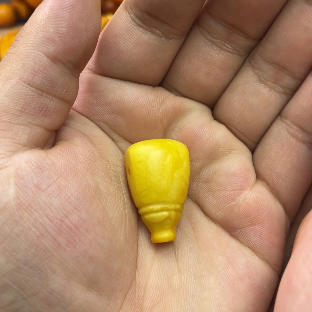 琥珀未镶嵌吊坠(不含链)