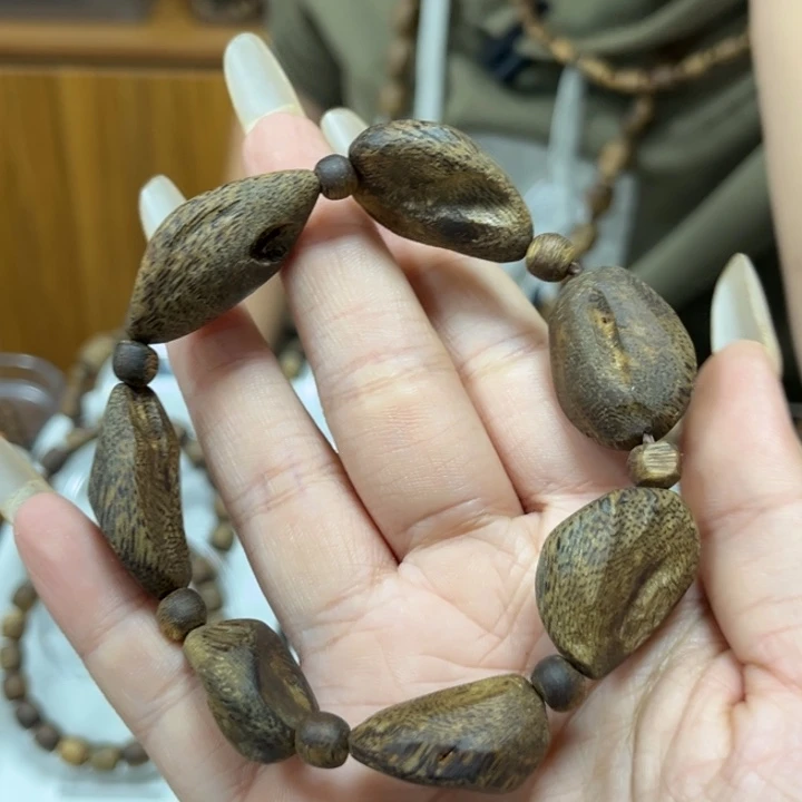 沉香木手串随型树钉多样性发1