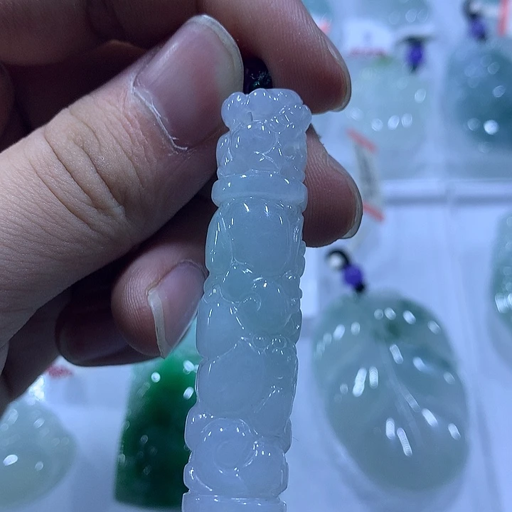 翡翠未镶嵌颈饰天然翡翠A货吊坠