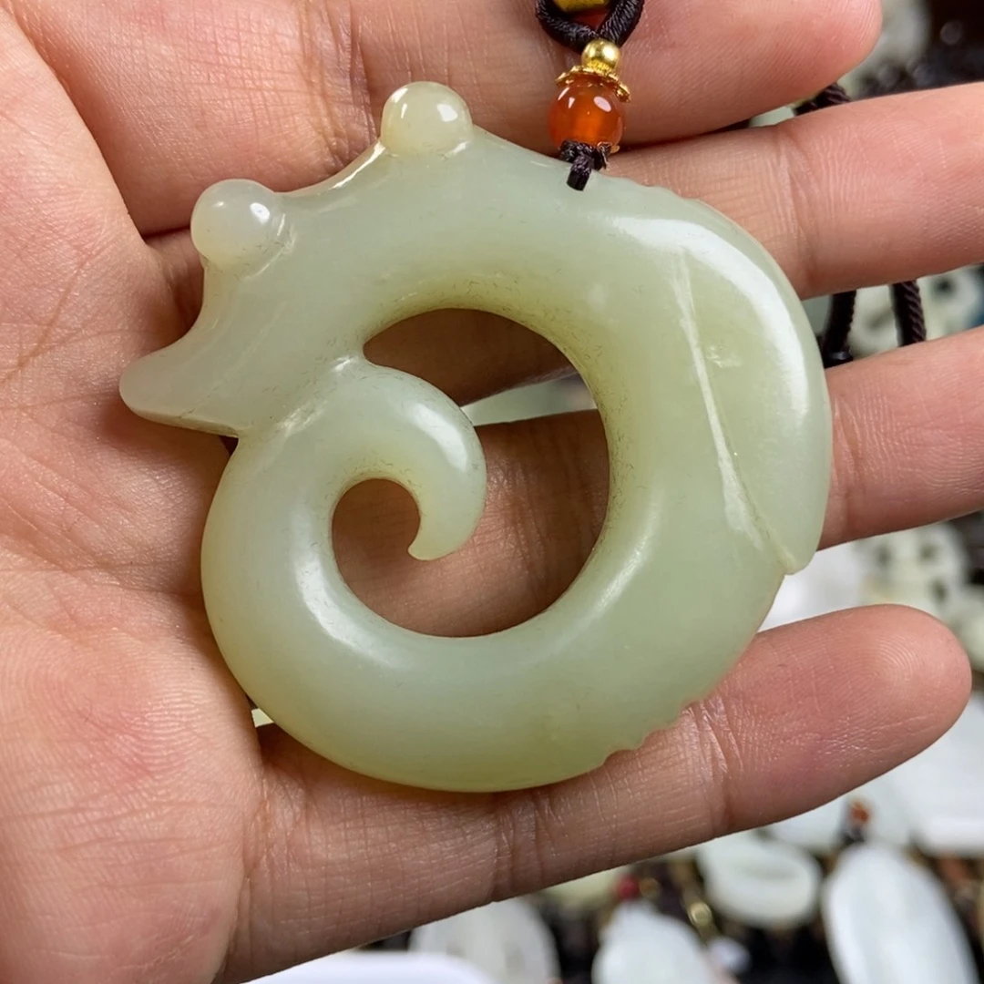 和田玉挂件未镶嵌苞**子