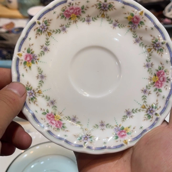瓷片一**c箱なしでいいので お値下げ可能でしょうか？