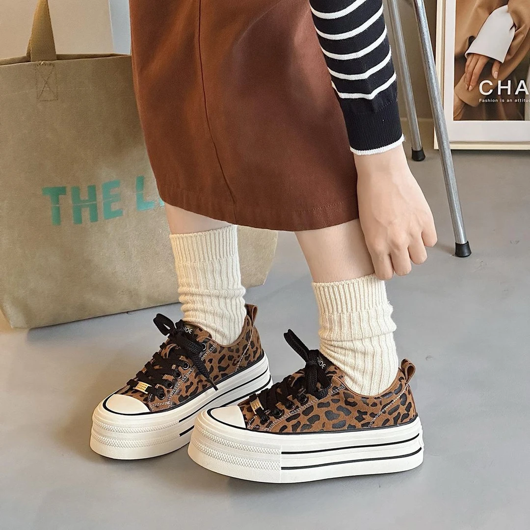 【网红流行款】显瘦增高流行豹纹松糕厚底板鞋女2025春季新款