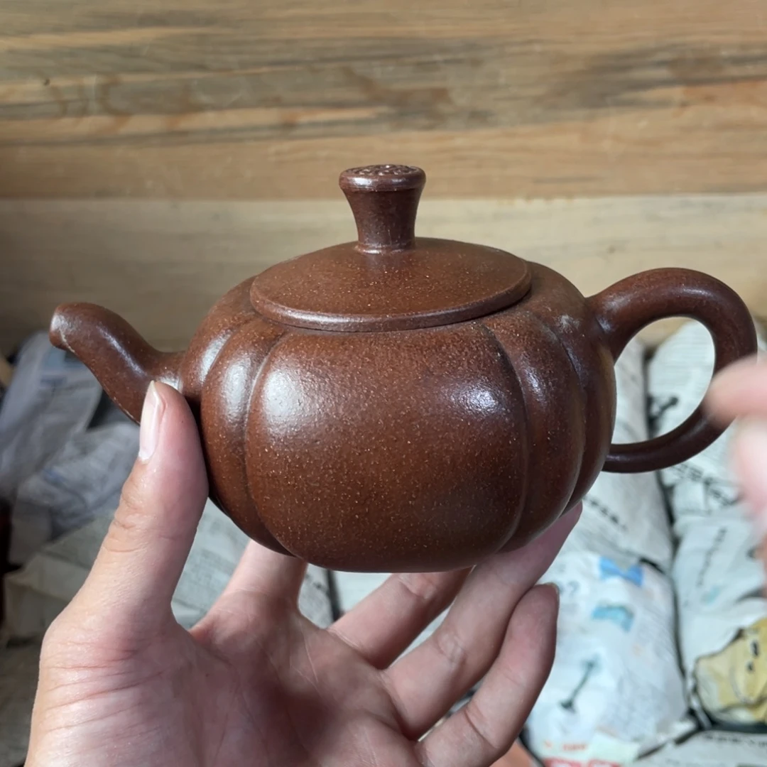 紫砂茶壶老厂紫砂壶一件。