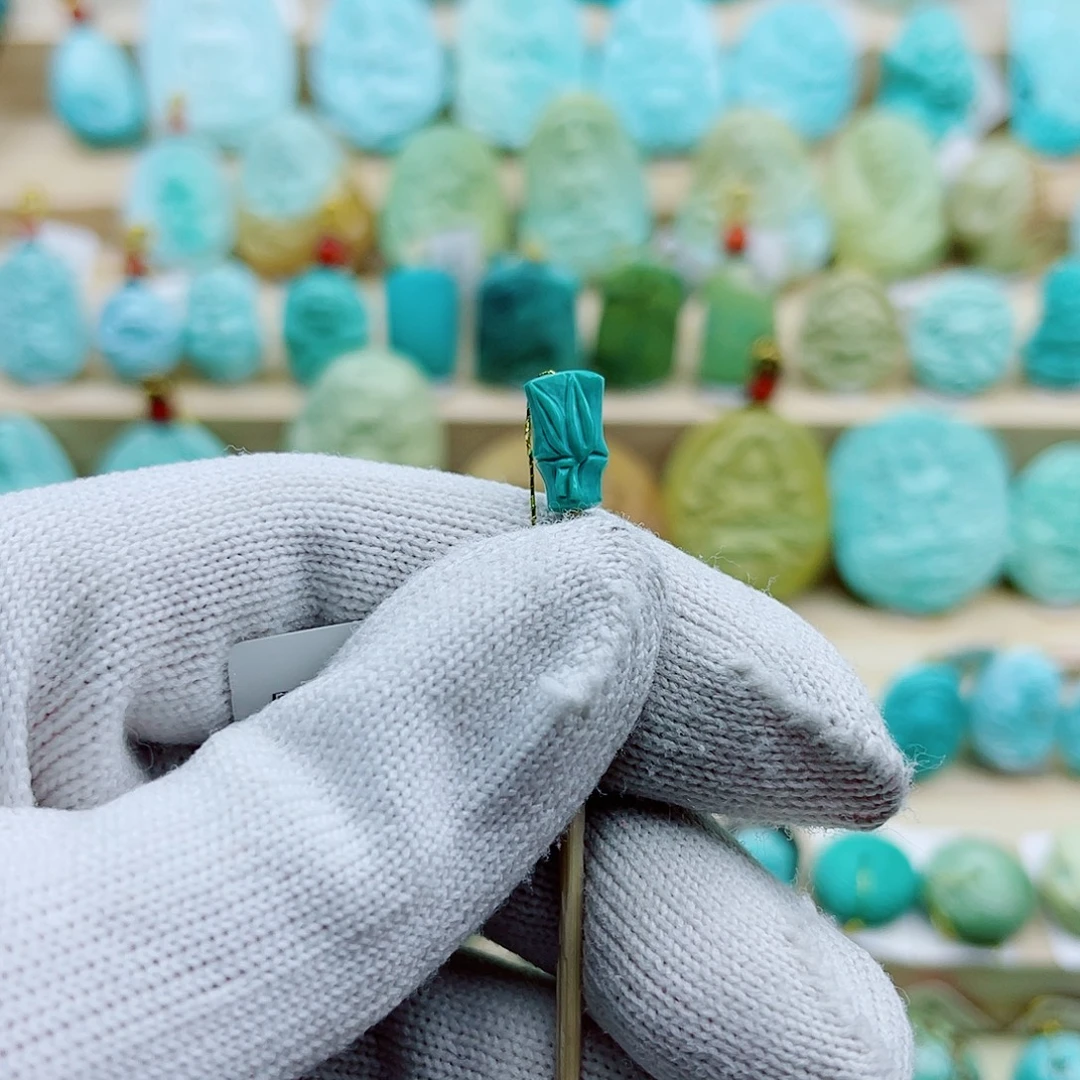 绿松石未镶嵌珠宝奇石