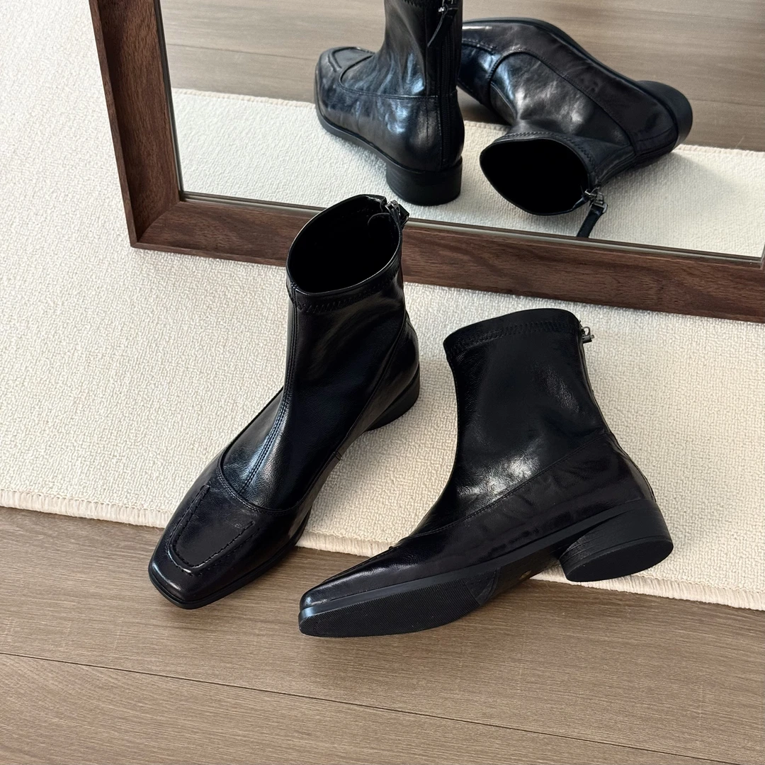 HUSSLOVE 头层羊皮·跟高3CM·简约百搭方头舒适低跟后拉链通勤短靴