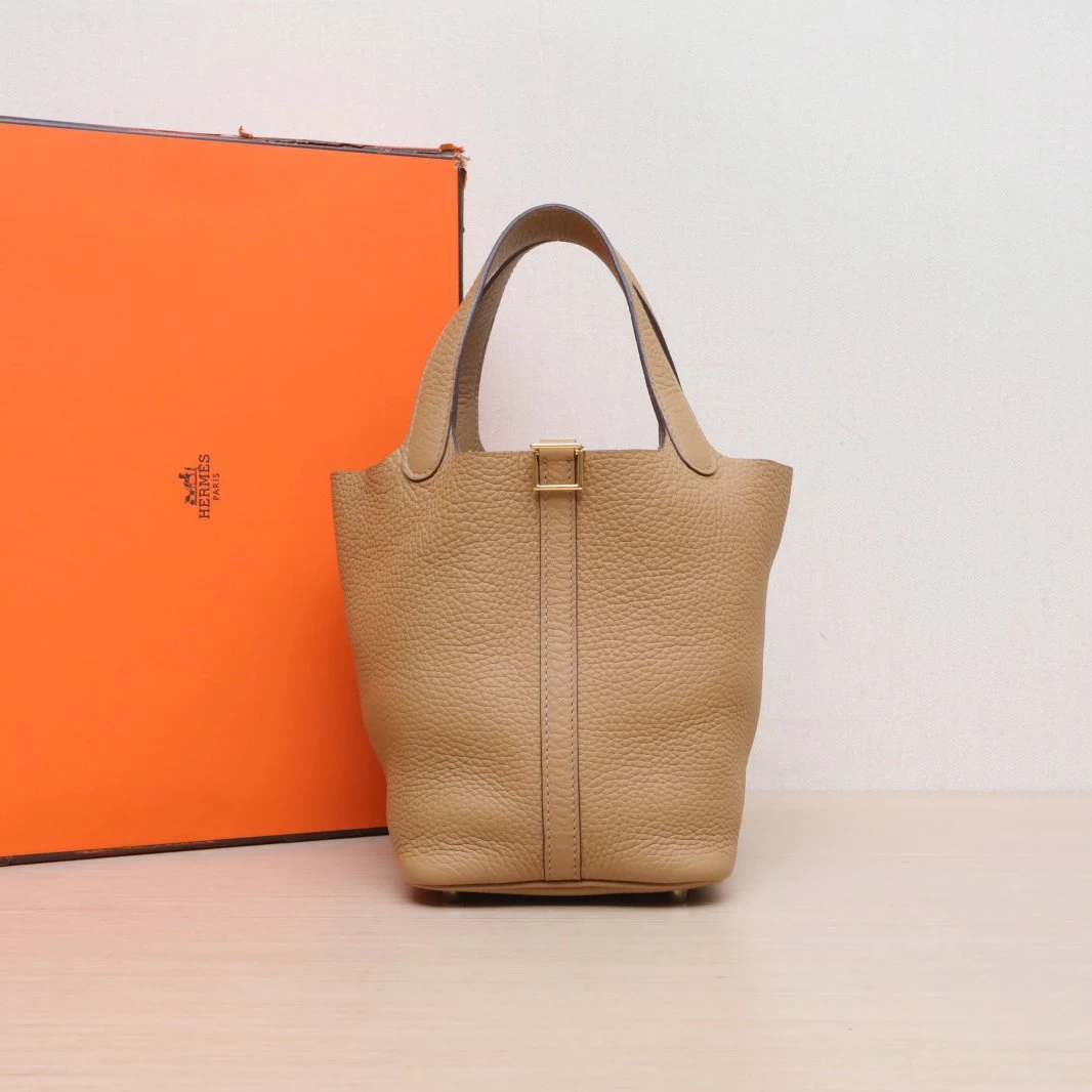 99新 Hermes/爱马仕 【双双满减】菜篮子 18 新饼干色TC皮Z刻金扣包