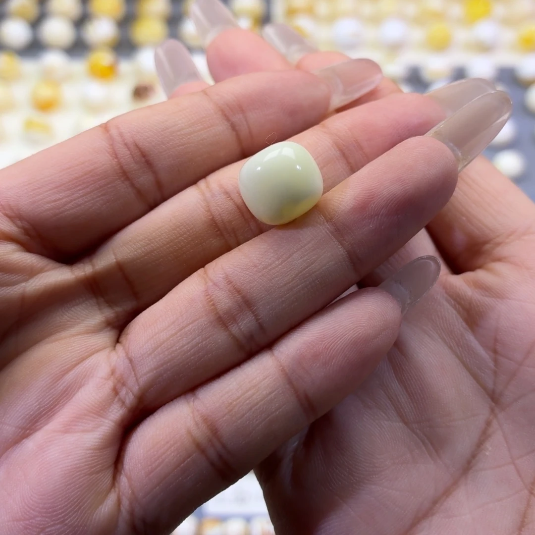 琥珀未镶嵌珠宝奇石12.3mm满瓷白蜜蜡老型