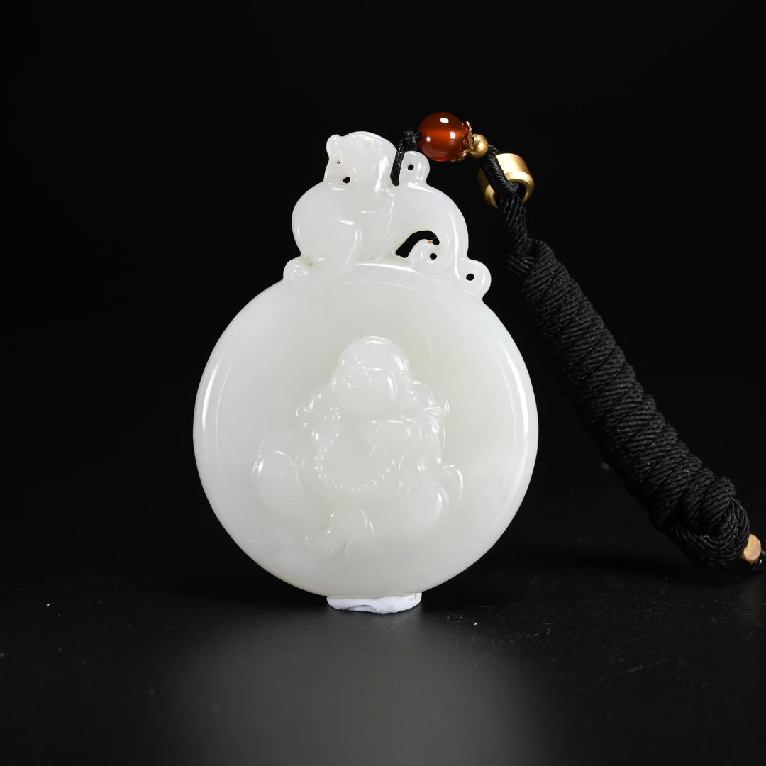 lot8809和田玉弥勒挂件/保利