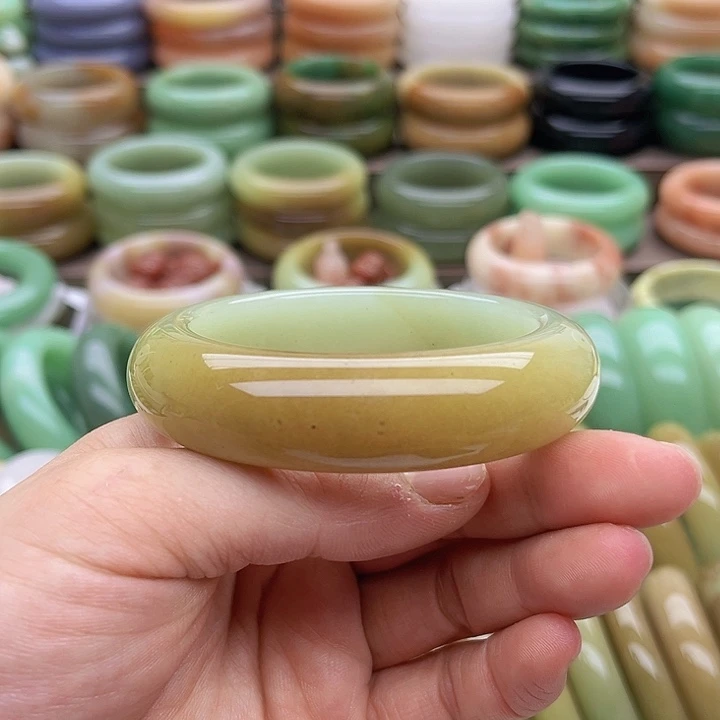 未镶嵌手镯石英质玉