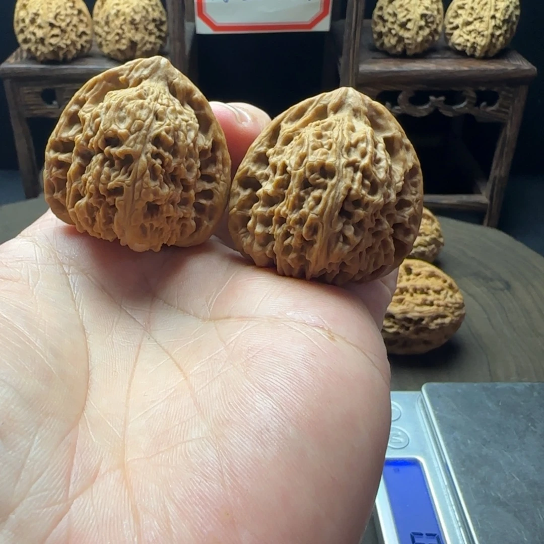文玩核桃吊坠42奥迪三角