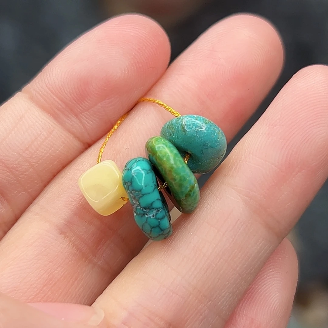 蜜蜡未镶嵌珠宝奇石