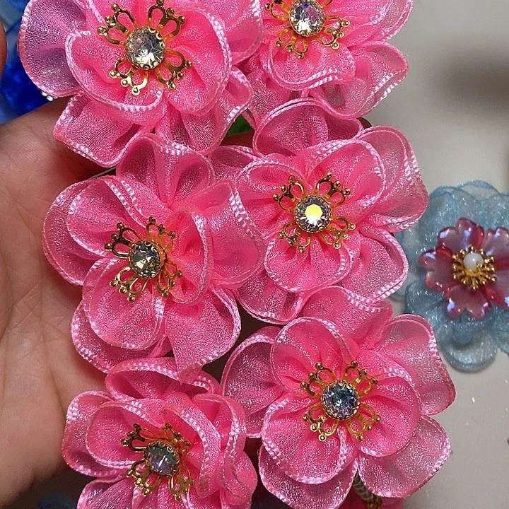 三朵的深粉色鬓花一对