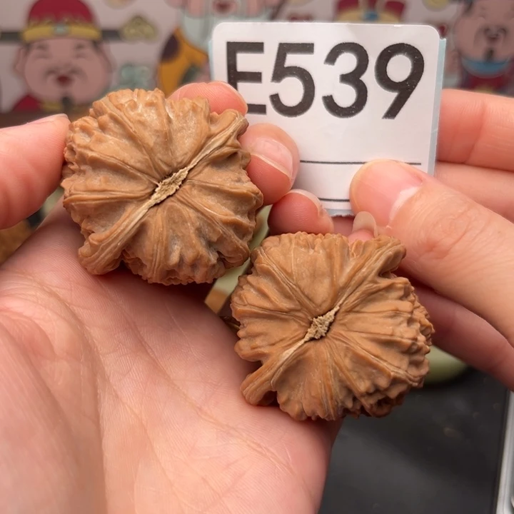 文玩核桃吊坠539原装白狮子42//41/37克重46.2