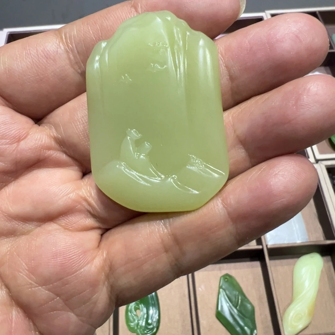 和田玉未镶嵌颈饰