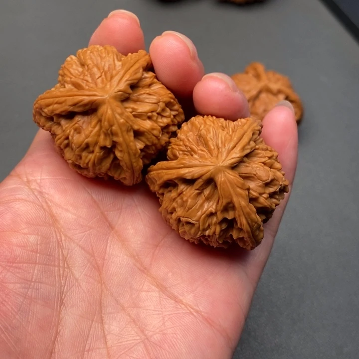 文玩核桃吊坠老*翁核桃