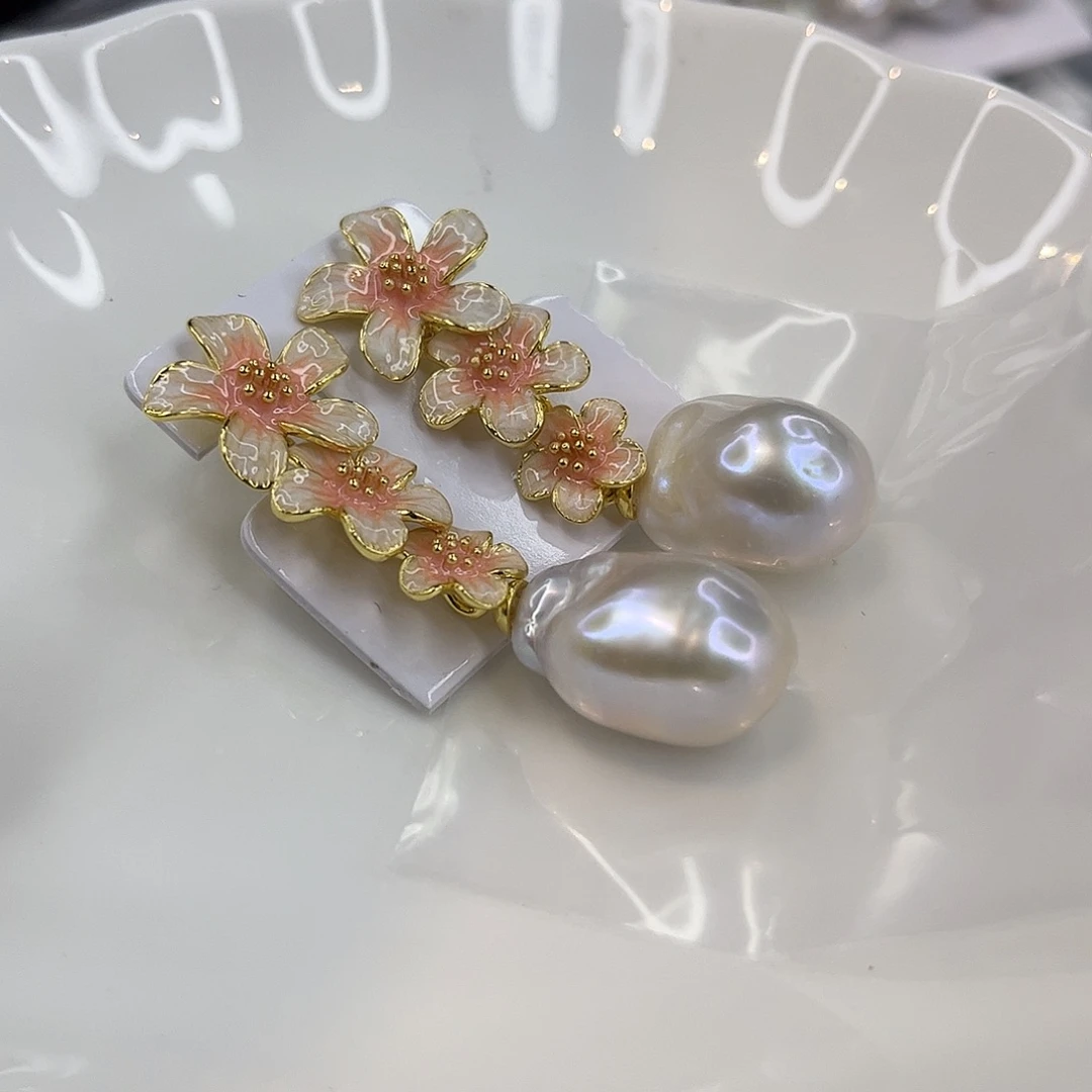 合金耳饰淡水珍珠