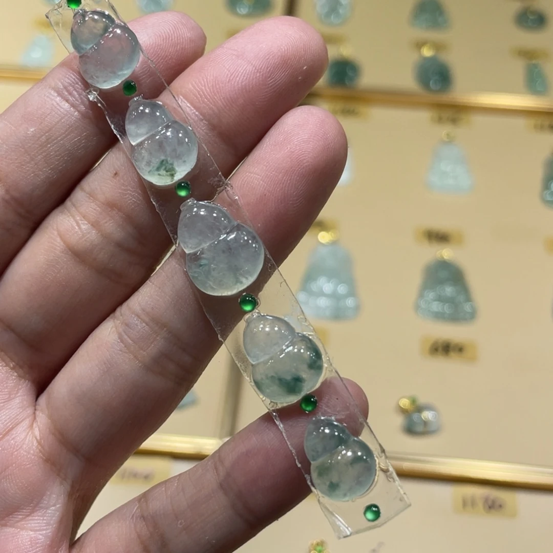 颈饰未镶嵌翡翠葫芦