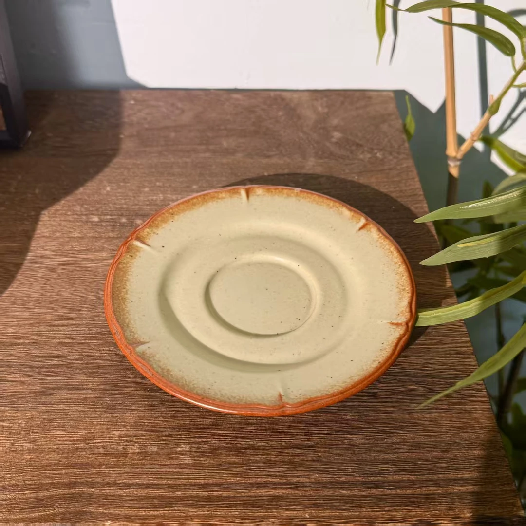 高颜值粗陶小号莲瓣碟