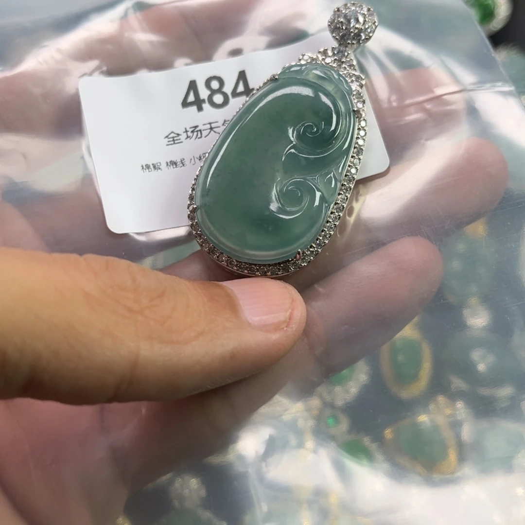 吊坠(不含链)未镶嵌翡翠