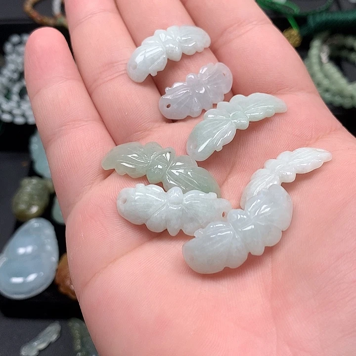 翡翠未镶嵌颈饰翡翠首饰