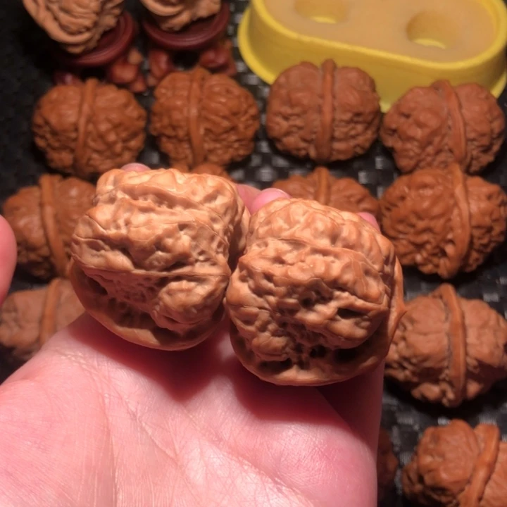 文玩核桃把件40腿王