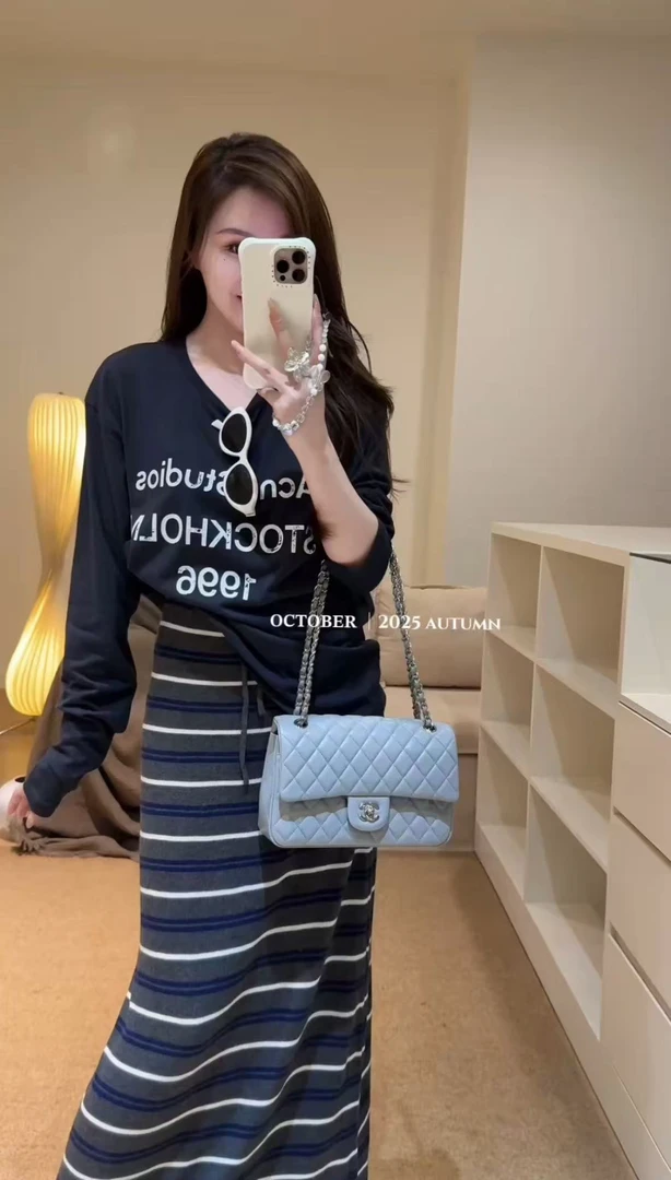 2025早秋新款韩系简约英文字母长袖上衣高腰条纹半身裙两件套装