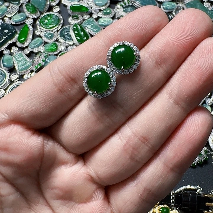 翡翠颈饰未镶嵌天然A货翡翠放漏