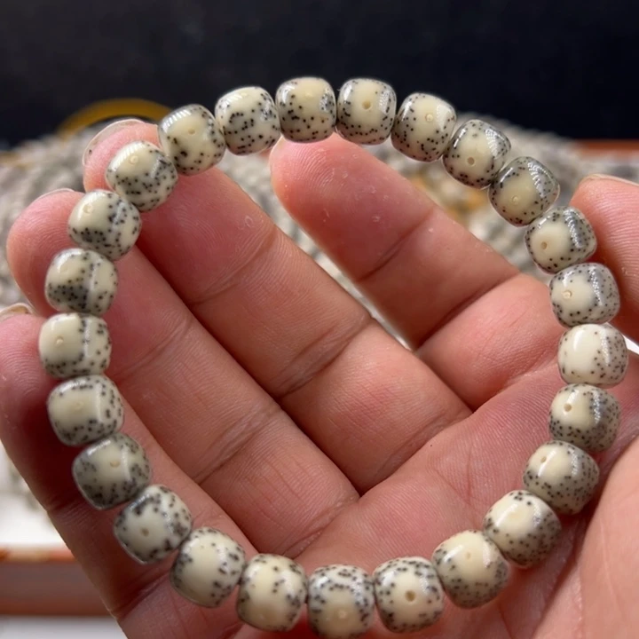 星月菩提吊坠绿包白98大眼