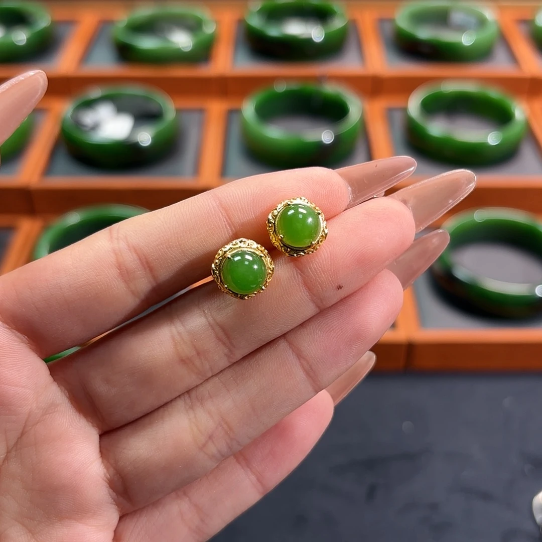 和田玉（碧玉）未镶嵌耳饰