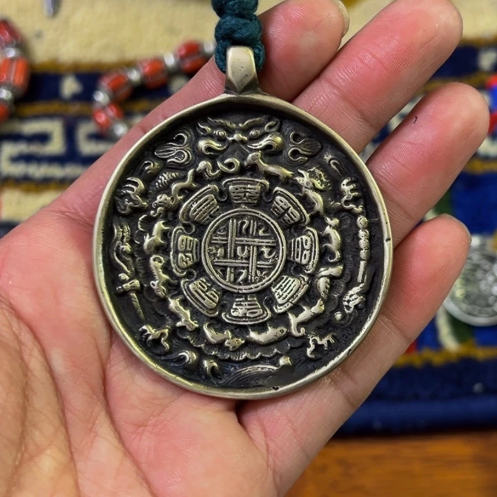 铜星月菩提吊坠项链