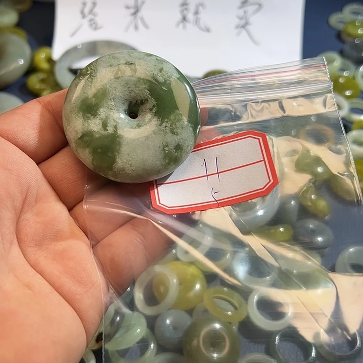 蛇纹石玉未镶嵌珠宝奇石