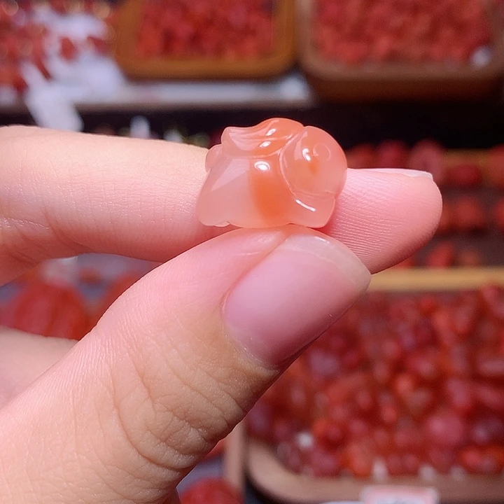 南红玛瑙未镶嵌南红飞天兔