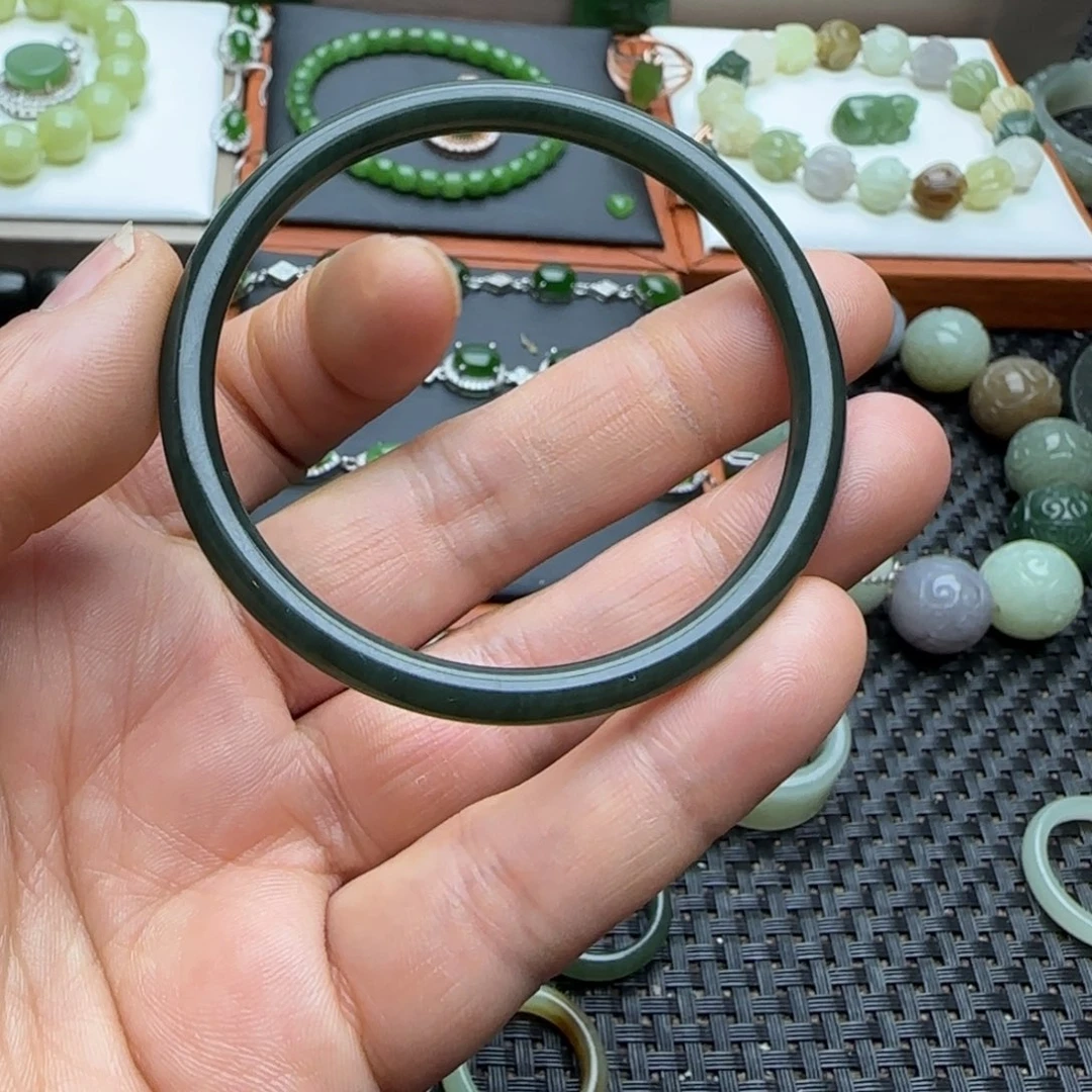 和田玉（糖玉）未镶嵌手镯